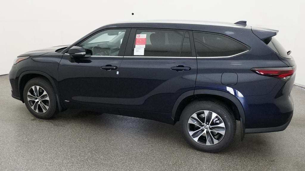New 2026 Toyota Highlander Hybrid SUV