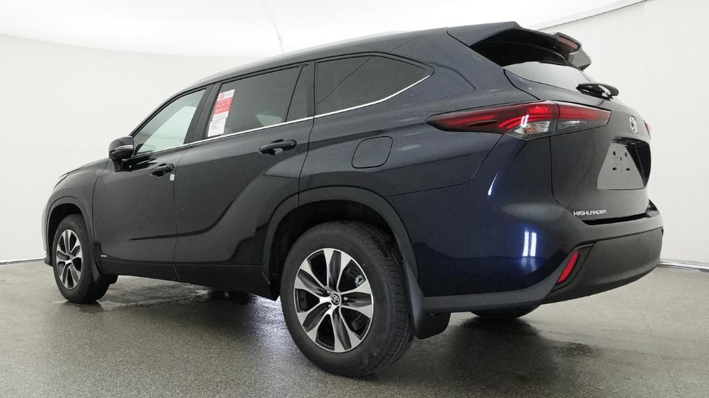 New 2026 Toyota Highlander Hybrid SUV