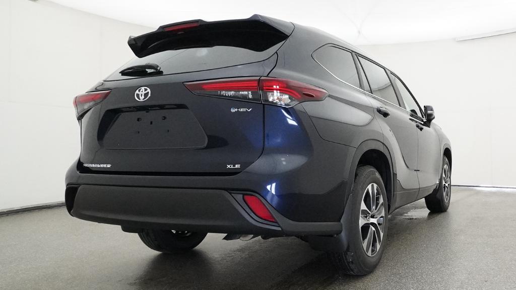 New 2026 Toyota Highlander Hybrid SUV
