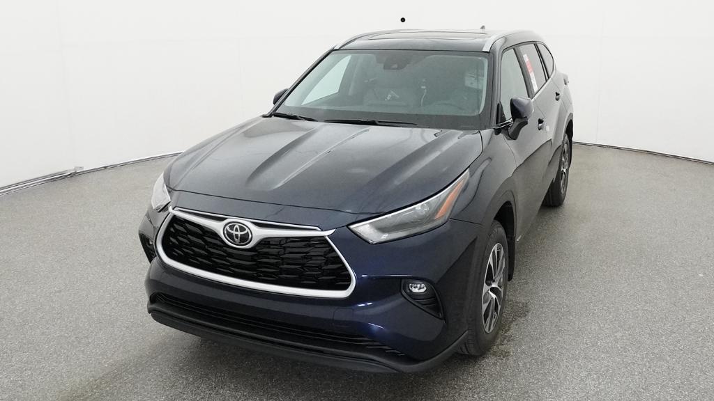 New 2026 Toyota Highlander Hybrid SUV