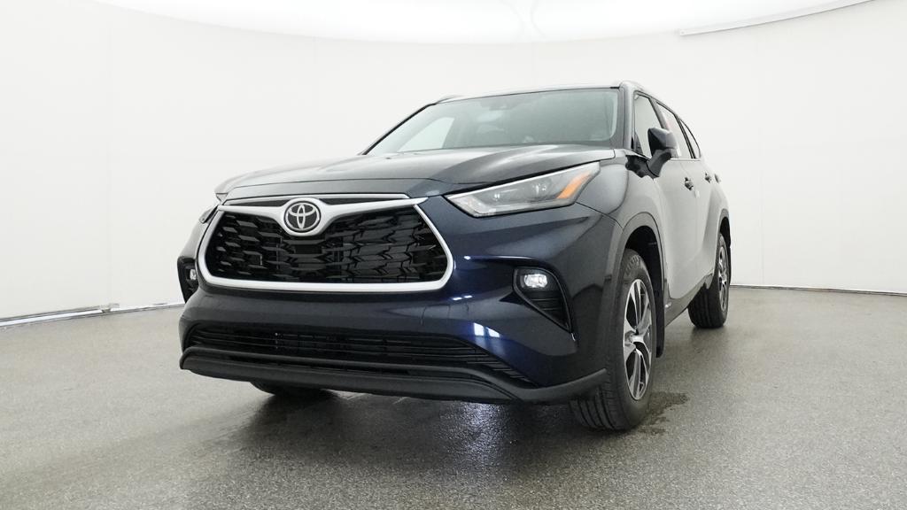 New 2026 Toyota Highlander Hybrid SUV