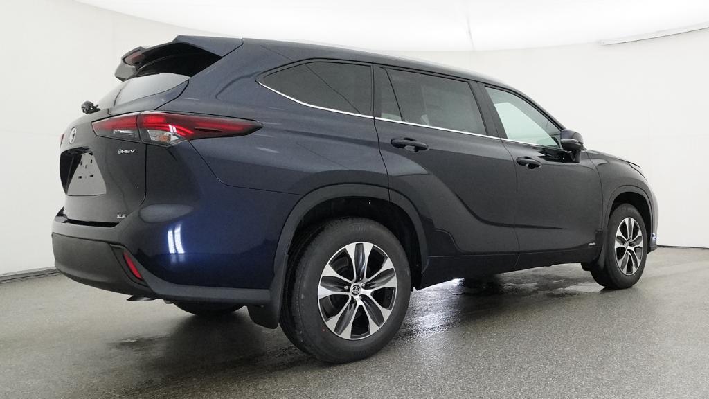 New 2026 Toyota Highlander Hybrid SUV