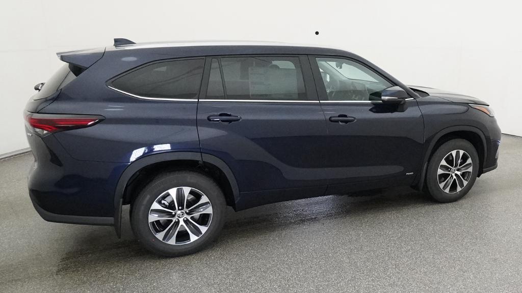 New 2026 Toyota Highlander Hybrid SUV