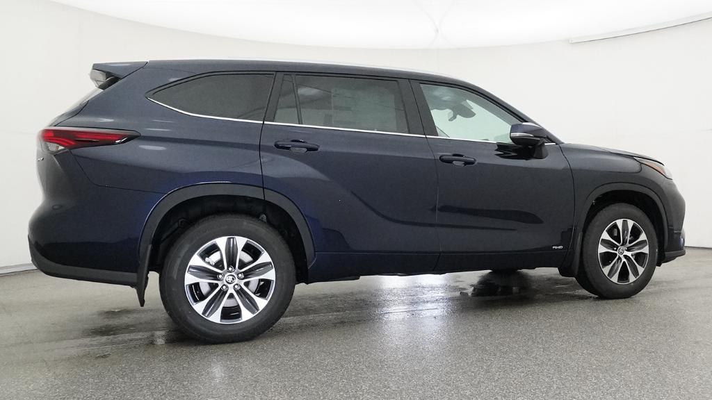 New 2026 Toyota Highlander Hybrid SUV