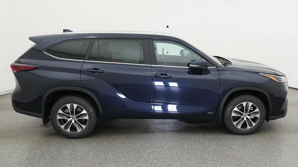 New 2026 Toyota Highlander Hybrid SUV