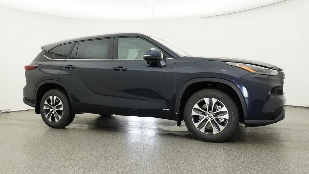 New 2026 Toyota Highlander Hybrid SUV
