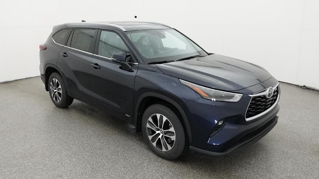 New 2026 Toyota Highlander Hybrid SUV