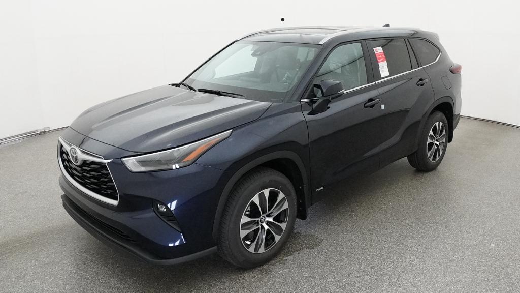New 2026 Toyota Highlander Hybrid SUV