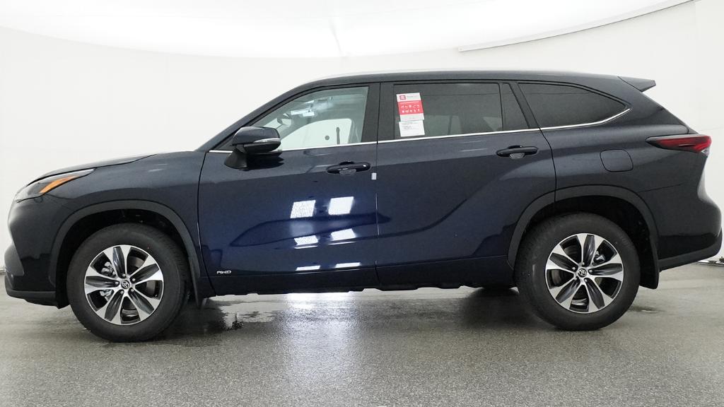 New 2026 Toyota Highlander Hybrid SUV
