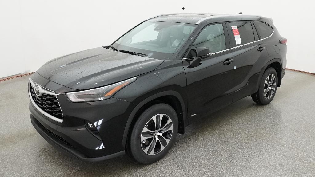 New Midnight Black Metallic 2026 Toyota Highlander XLE for Sale in