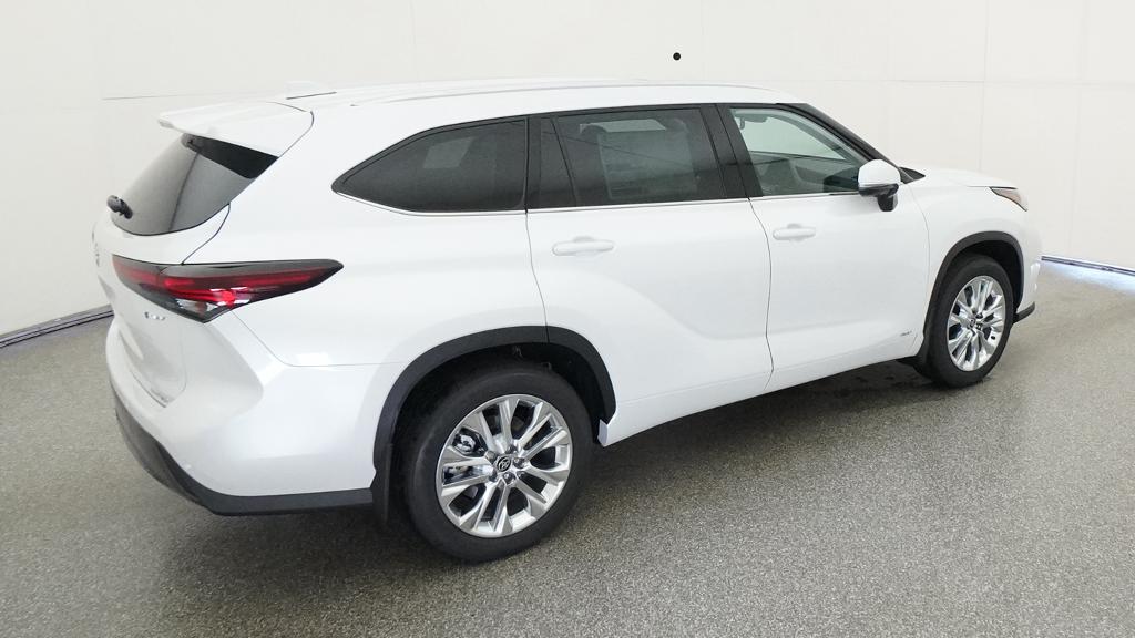 New 2026 Toyota Highlander Hybrid SUV