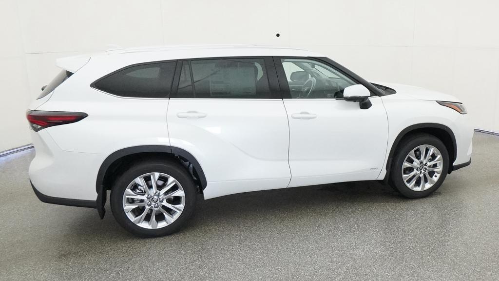 New 2026 Toyota Highlander Hybrid SUV