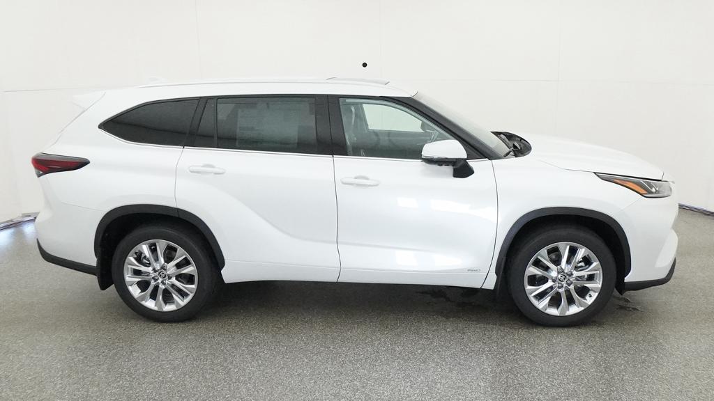 New 2026 Toyota Highlander Hybrid SUV
