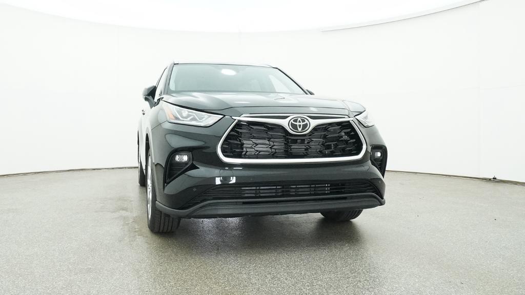 New 2026 Toyota Highlander Hybrid SUV