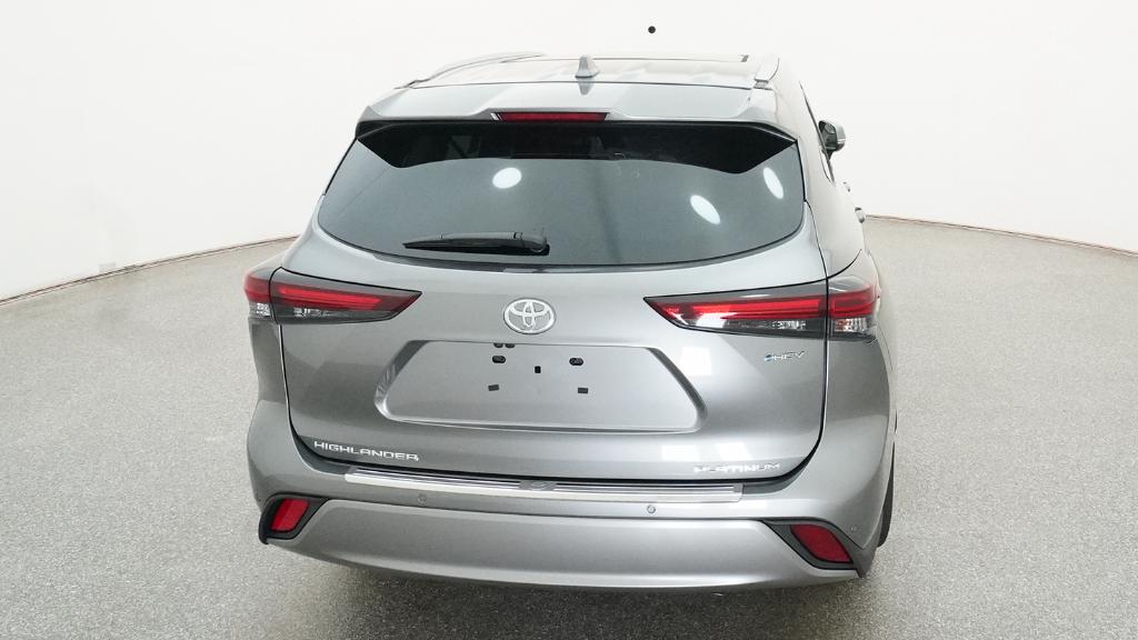 New 2026 Toyota Highlander Hybrid SUV