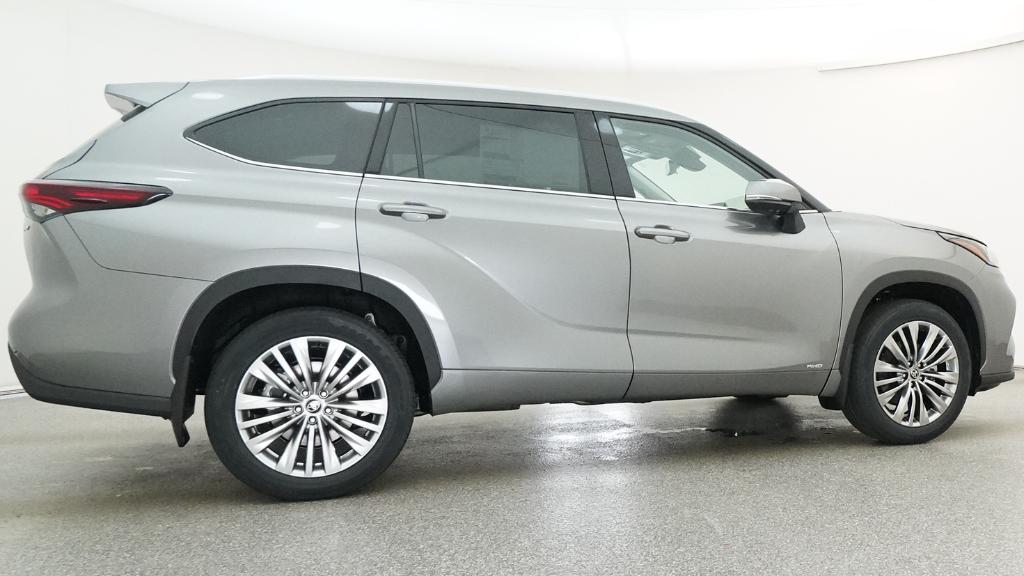 New 2026 Toyota Highlander Hybrid SUV