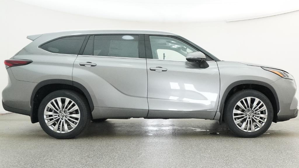 New 2026 Toyota Highlander Hybrid SUV