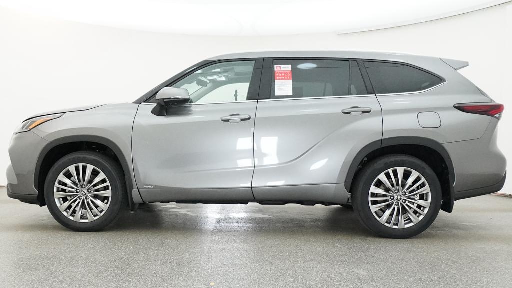 New 2026 Toyota Highlander Hybrid SUV
