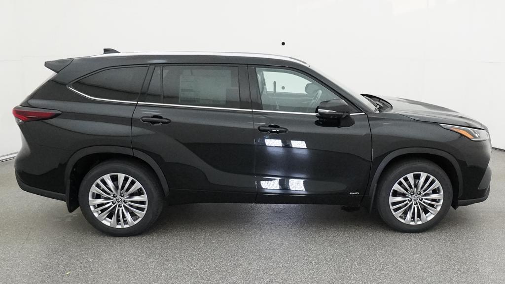 New 2026 Toyota Highlander Hybrid SUV