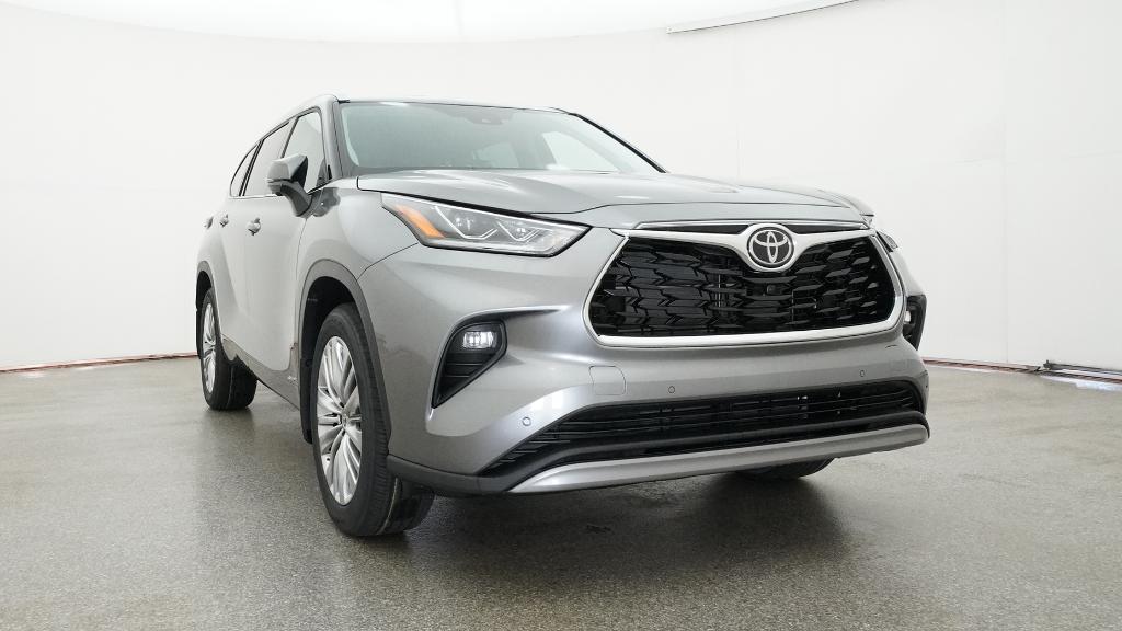 New 2026 Toyota Highlander Hybrid SUV