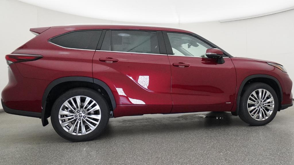 New 2026 Toyota Highlander Hybrid SUV