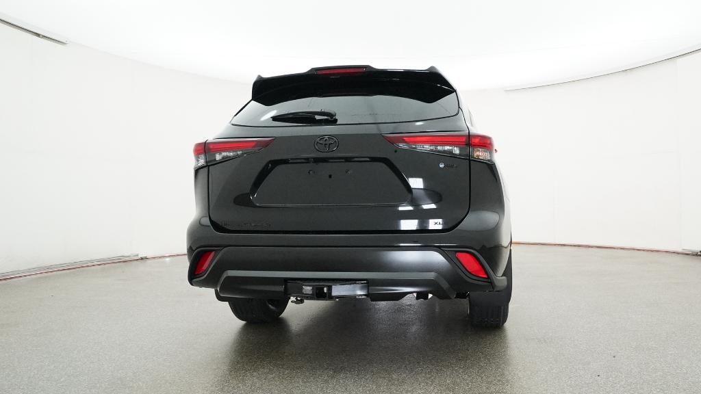 2025 Toyota Highlander Hybrid XLE photo 2