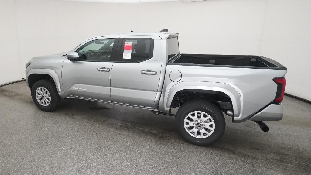 2025 Toyota Tacoma SR5 Double Cab photo 11