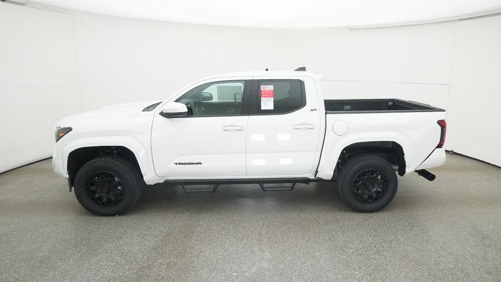2025 Toyota Tacoma SR5 Double Cab photo 9