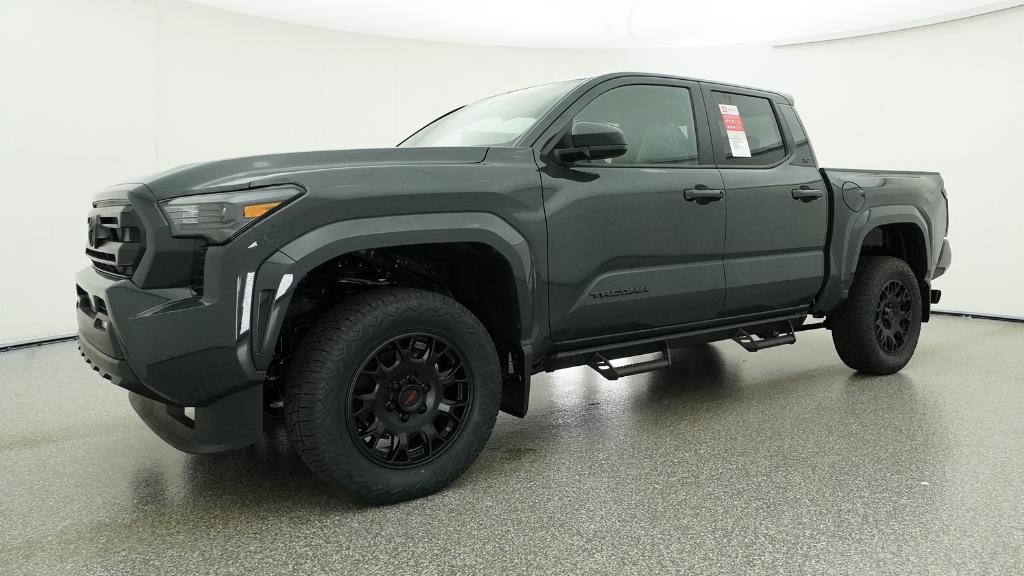 View vehicle photo 4