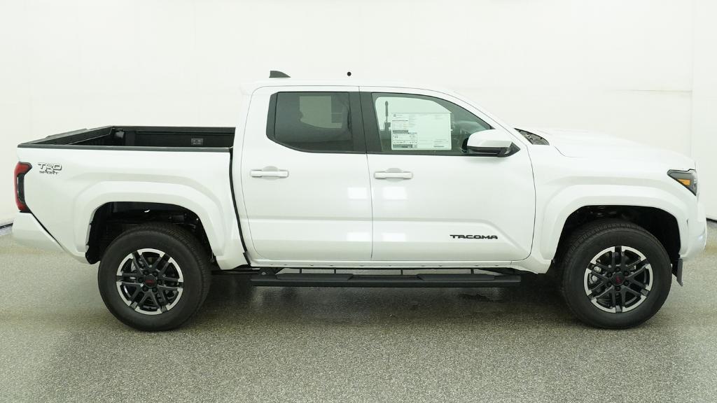 New 2026 Wind Chill Pearl <sup>1</sup> Toyota  TRD Sport image 5