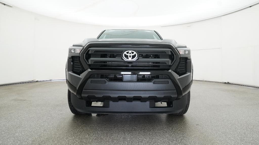 2025 Toyota Tacoma SR XtraCab photo 3