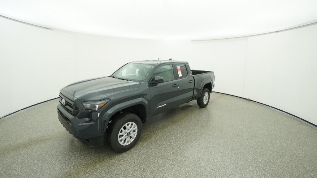 2025 Toyota Tacoma SR5's photo