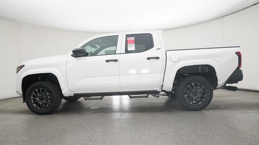 2025 Toyota Tacoma SR Double Cab photo 9