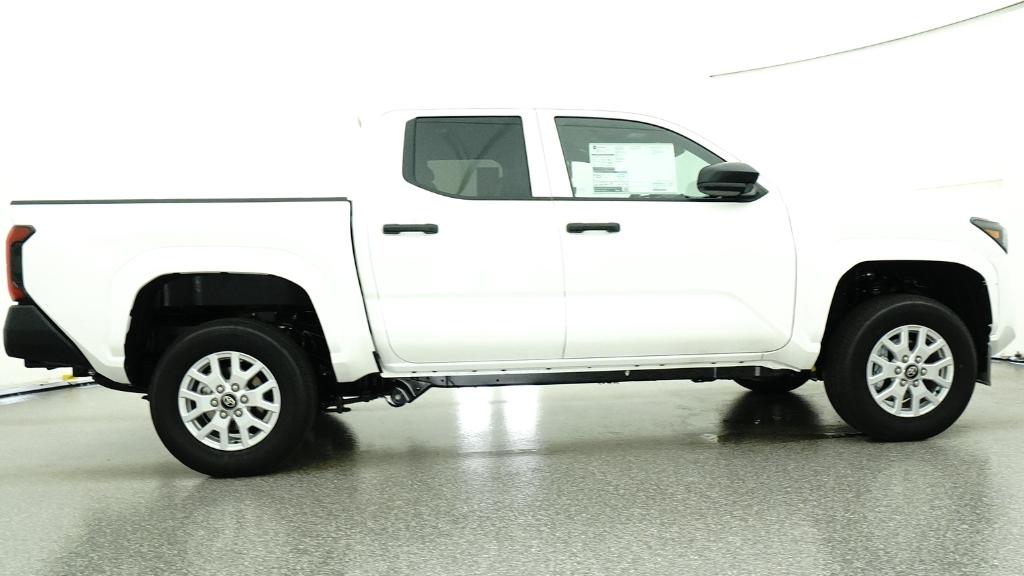 New 2026 Ice Cap Toyota  SR image 25