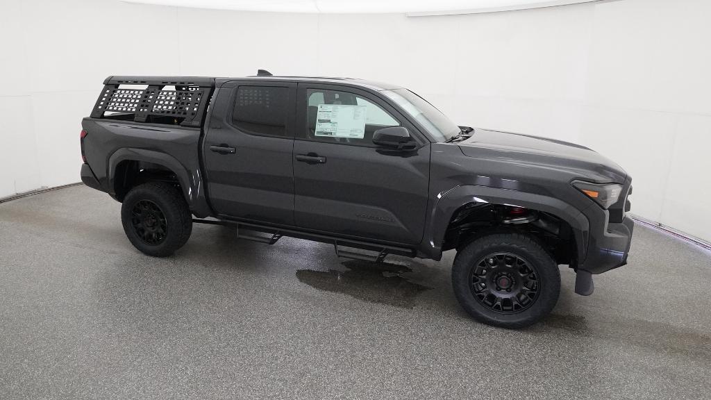 2025 Toyota Tacoma SR5 - Photo 13