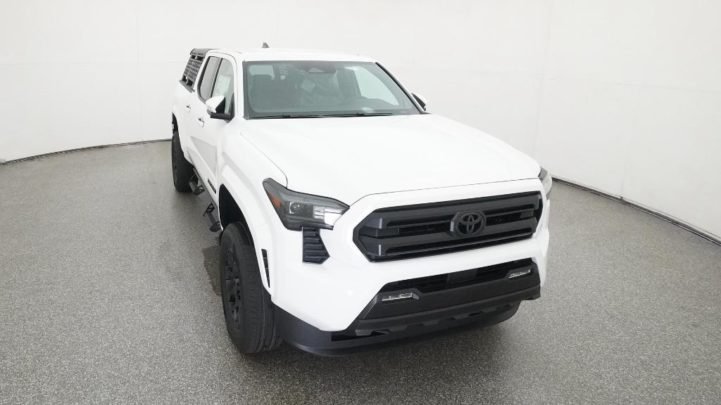 2025 Toyota Tacoma SR5 - Photo 13