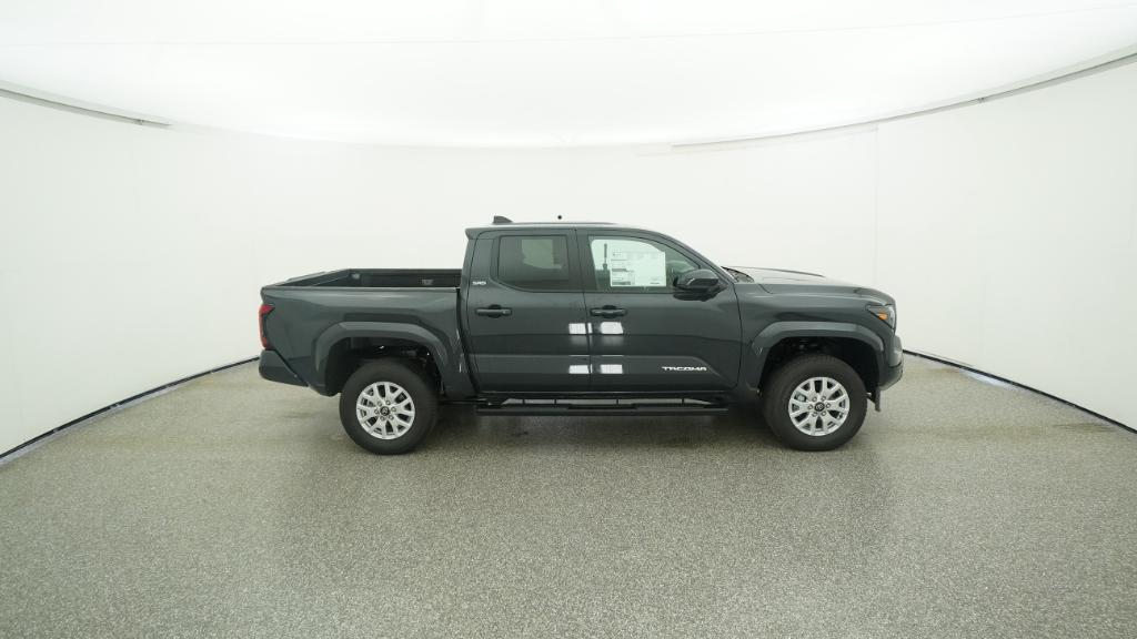 2025 Toyota Tacoma SR5 - Photo 38