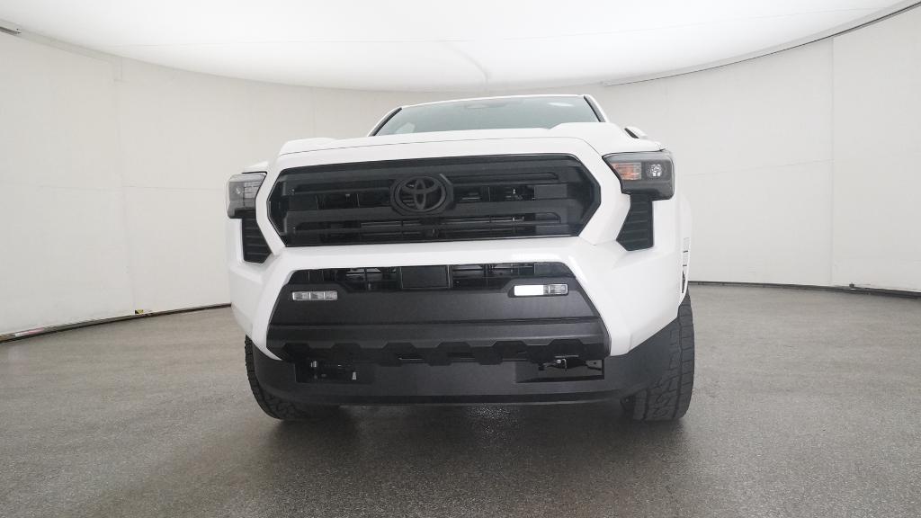 2025 Toyota Tacoma SR5 Double Cab photo 3