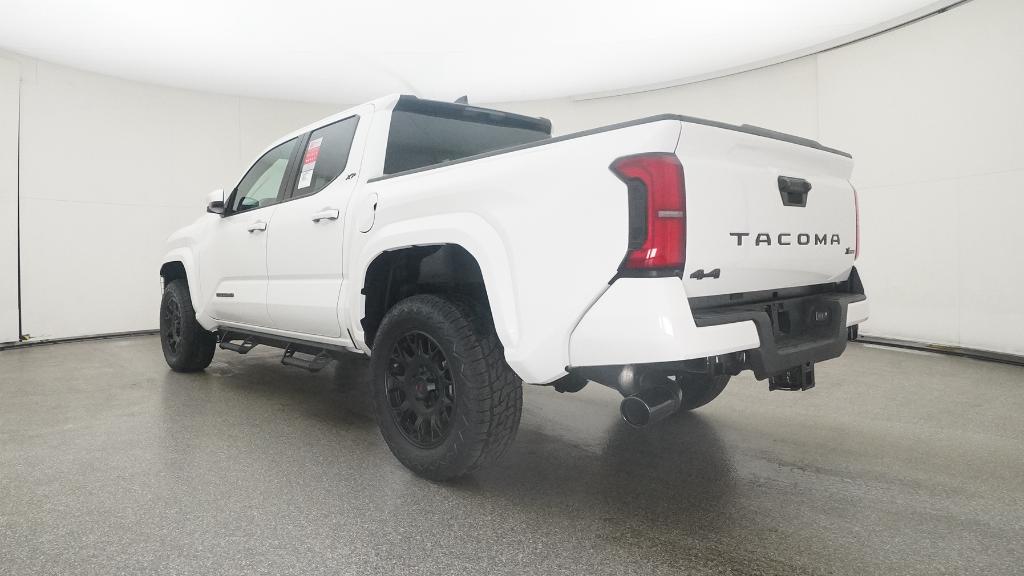 2025 Toyota Tacoma SR5 Double Cab photo 14
