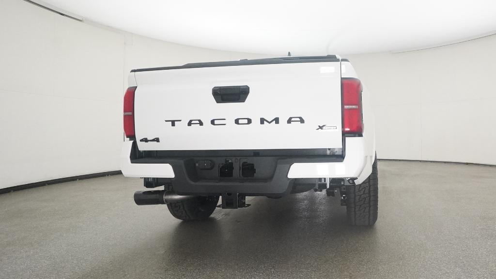 2025 Toyota Tacoma SR5 Double Cab photo 17
