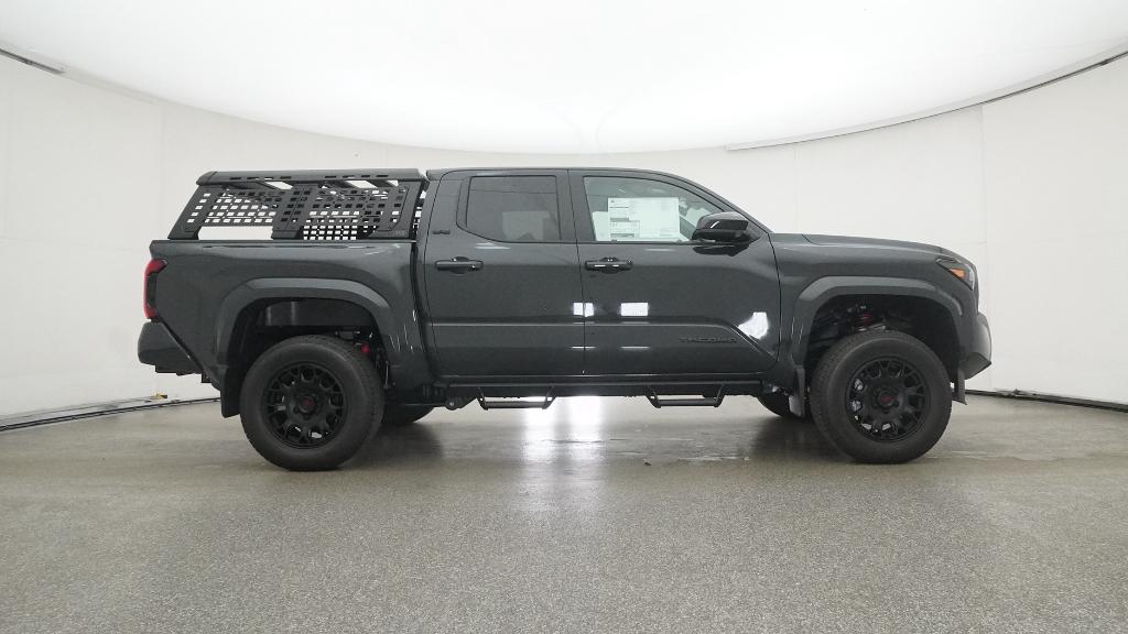 2025 Toyota Tacoma SR5 - Photo 16