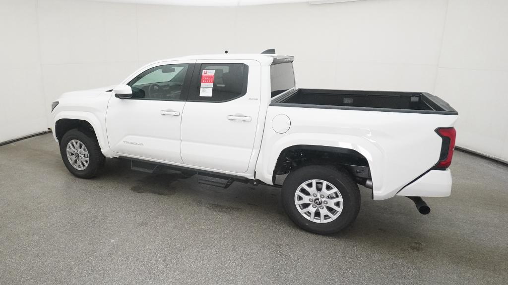 2025 Toyota Tacoma SR5 Double Cab photo 6