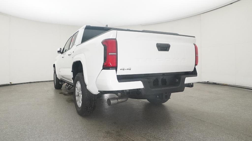 2025 Toyota Tacoma SR5 Double Cab photo 10