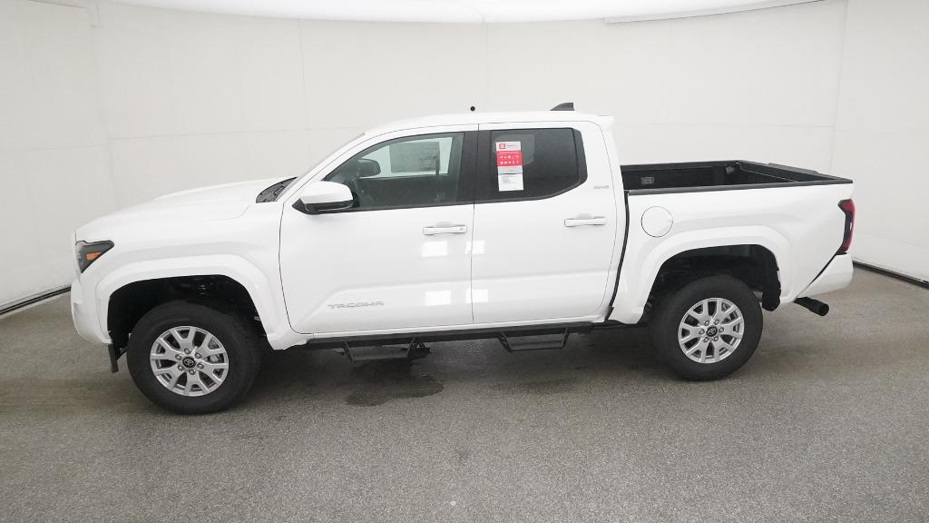 2025 Toyota Tacoma SR5 Double Cab photo 4