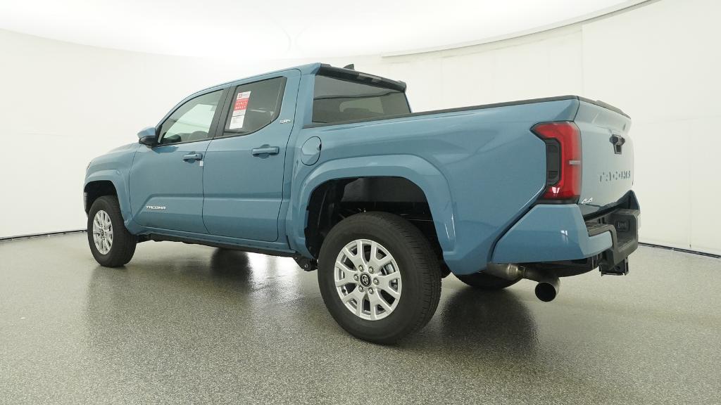 2026 Toyota Tacoma SR5 - Photo 14