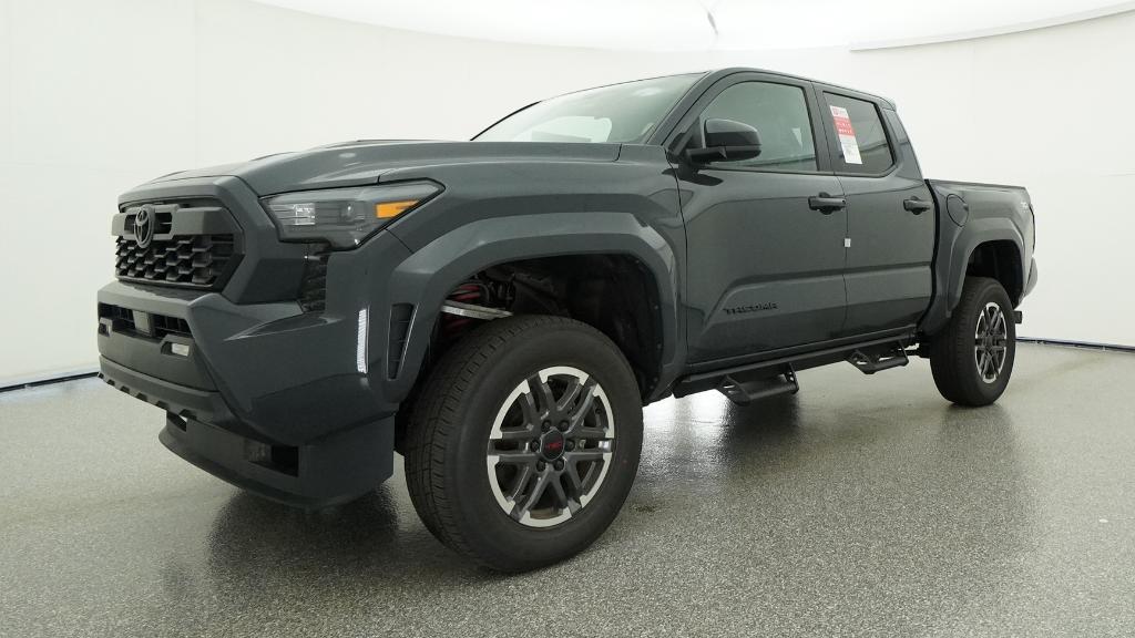 View vehicle photo 4