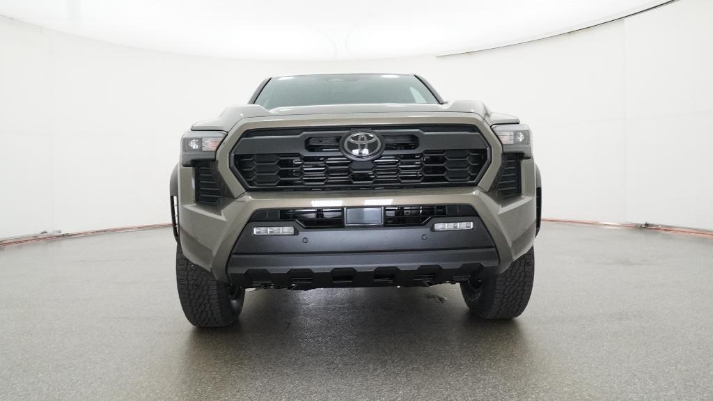 2025 Toyota Tacoma TRD Off-Road Double Cab photo 3