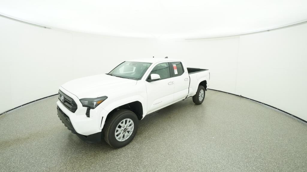 2025 Toyota Tacoma SR5's photo