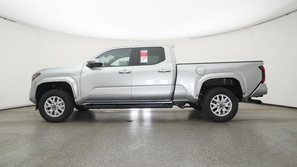 2025 Toyota Tacoma SR5 Double Cab photo 8