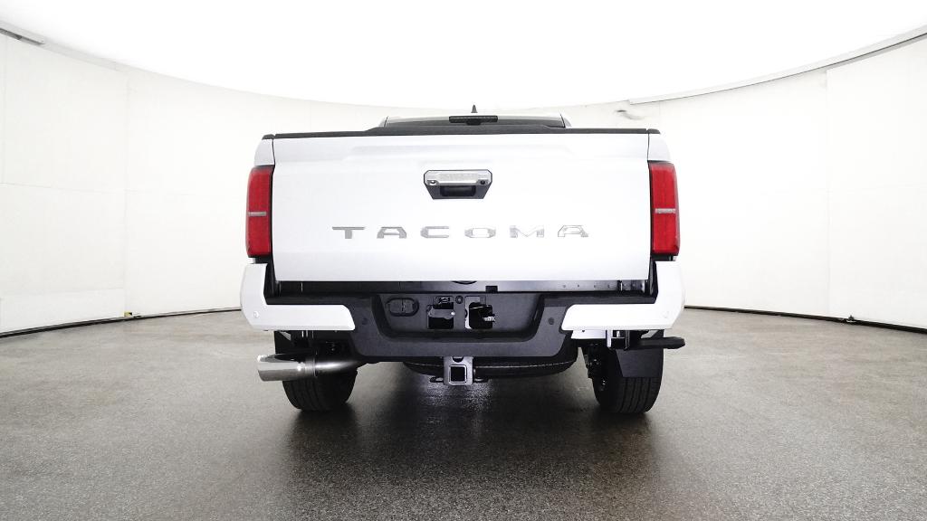 2025 Toyota Tacoma Limited Double Cab photo 17